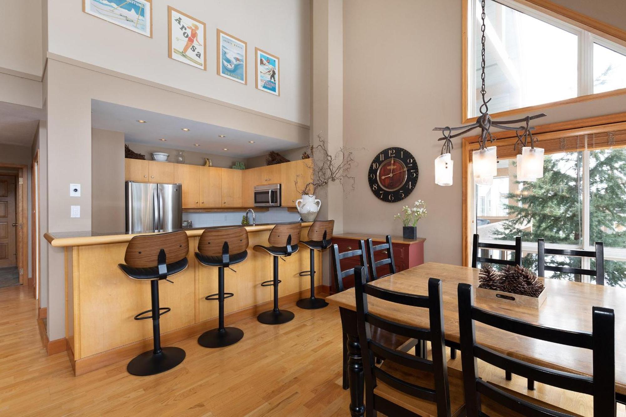 Alpine Greens 8 | Bright Townhome Near Blackcomb, Walk Or Shuttle To Skiing, Secure Parking Вістлер Екстер'єр фото