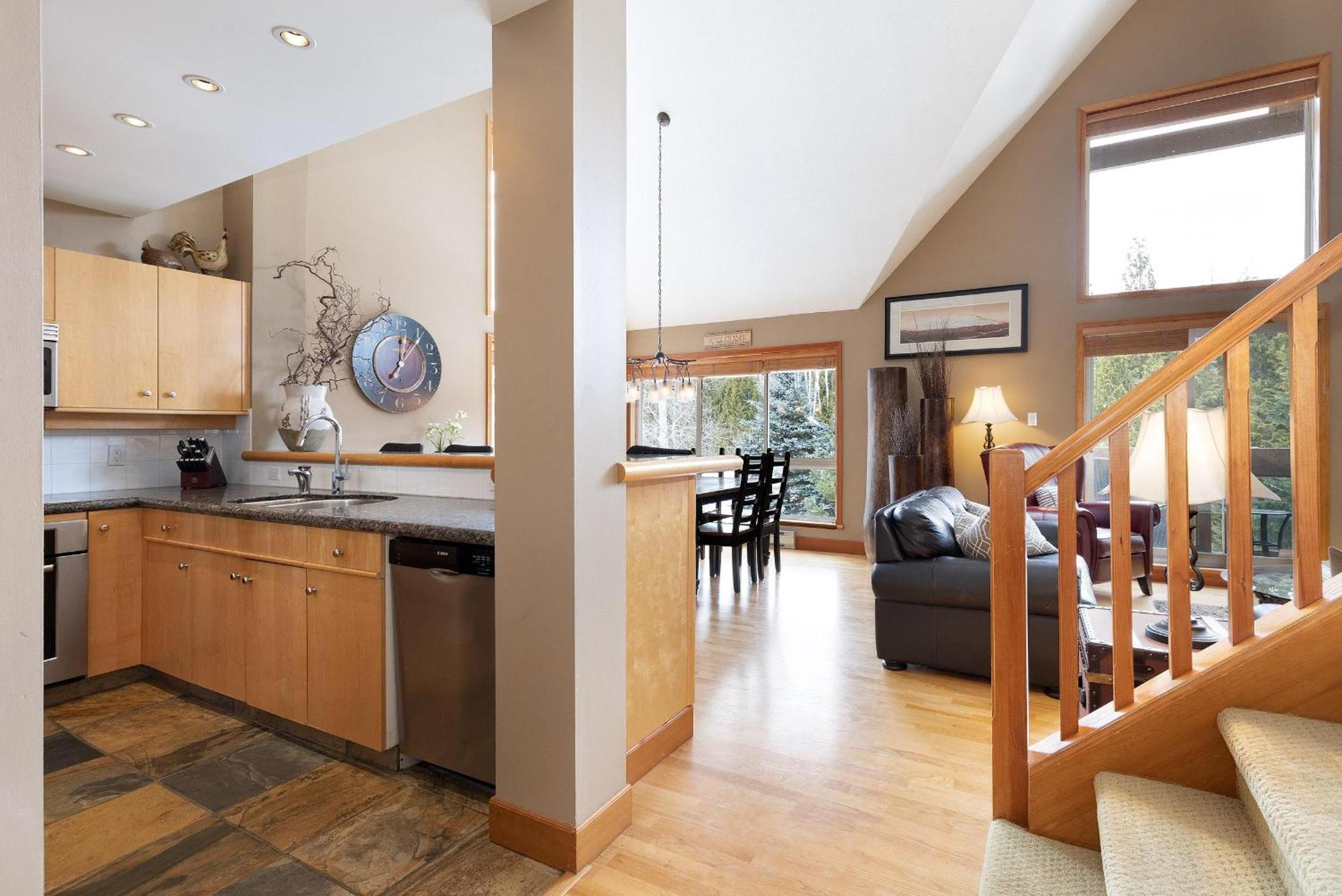 Alpine Greens 8 | Bright Townhome Near Blackcomb, Walk Or Shuttle To Skiing, Secure Parking Вістлер Екстер'єр фото