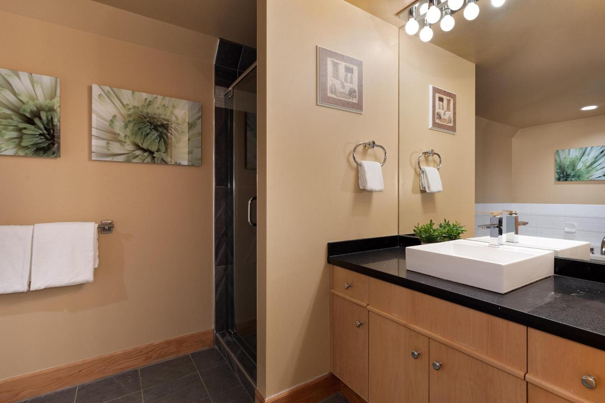 Alpine Greens 8 | Bright Townhome Near Blackcomb, Walk Or Shuttle To Skiing, Secure Parking Вістлер Екстер'єр фото
