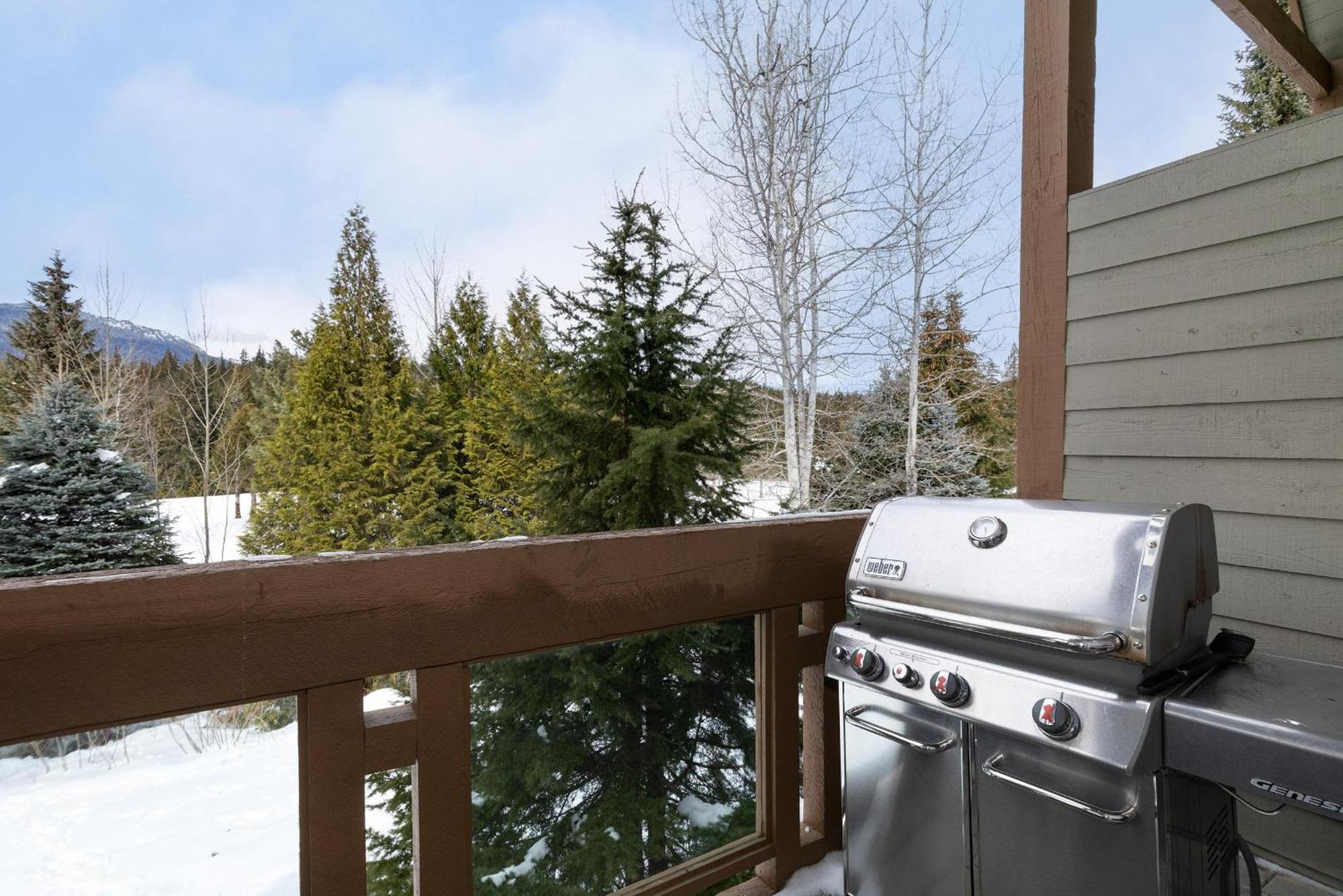 Alpine Greens 8 | Bright Townhome Near Blackcomb, Walk Or Shuttle To Skiing, Secure Parking Вістлер Екстер'єр фото