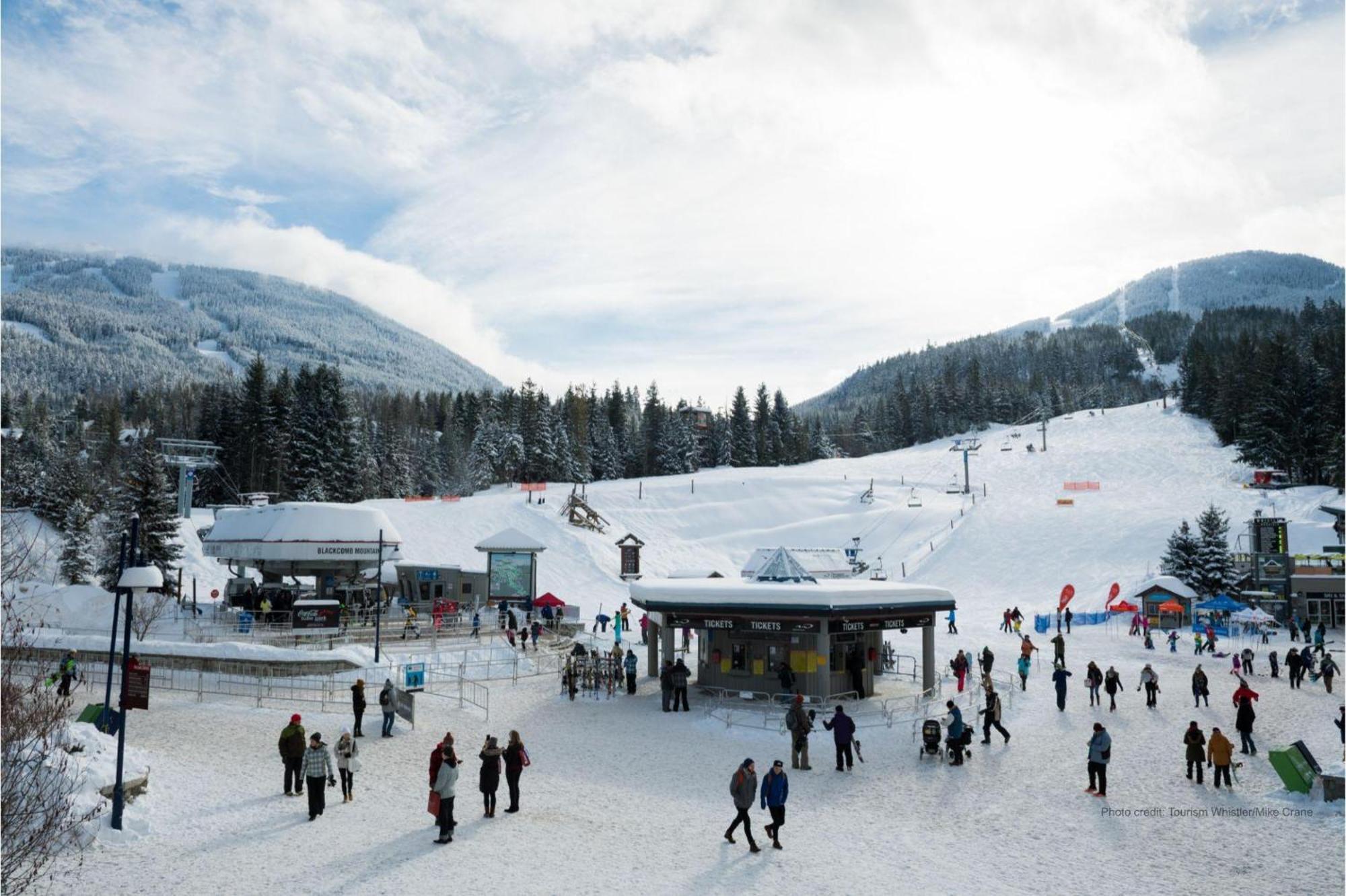 Alpine Greens 8 | Bright Townhome Near Blackcomb, Walk Or Shuttle To Skiing, Secure Parking Вістлер Екстер'єр фото